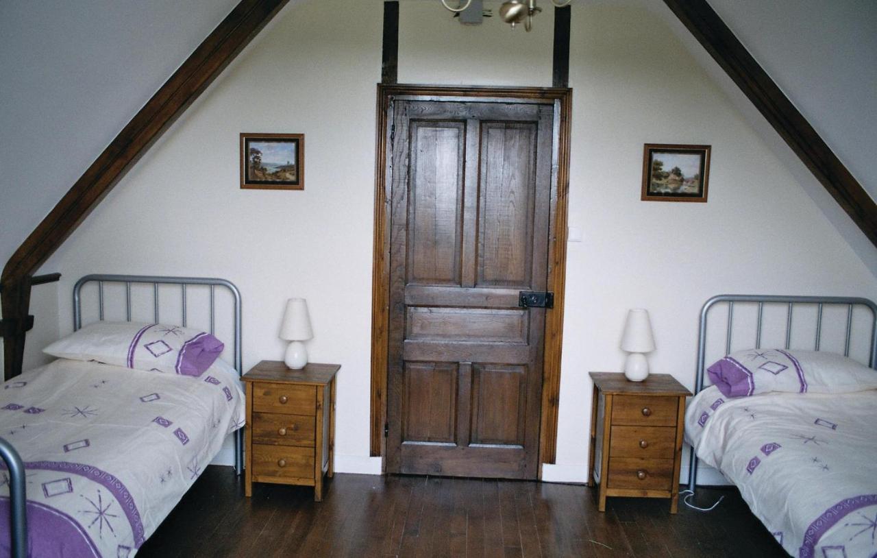 Lovely Home In Chateauneuf Du Faou With Wifi Saint-Thois Eksteriør bilde