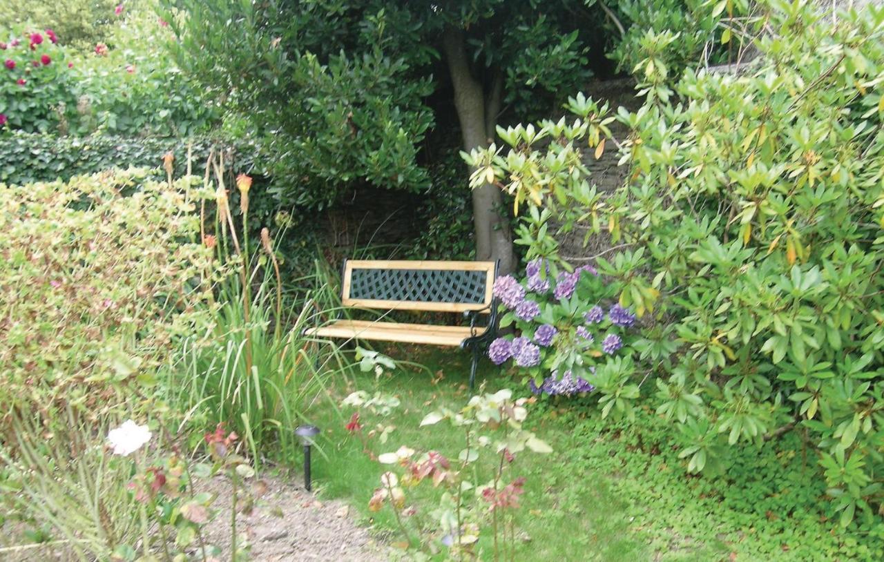 Lovely Home In Chateauneuf Du Faou With Wifi Saint-Thois Eksteriør bilde